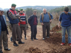 Sular Yükselince Mezarı Köy Mezarlığına Taşıdılar