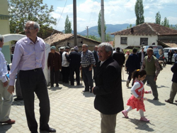 Özkaraman:'Vatandaşlarımızın Elini Dostça Sıkıyoruz' dedi