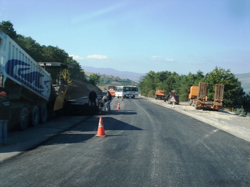 Kalan 5 km. lik Yolun  Asfaltlama Çalışmaları Sürüyor