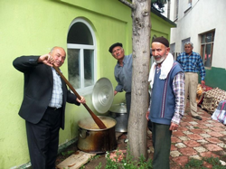 İçdedeler Köyünde Hayır Pilavı Dağıtıldı