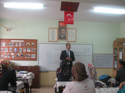 Taraklı Atatürk İlkokulunda Velilere Seminer