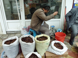 Kestane Tezgahları Süslüyor