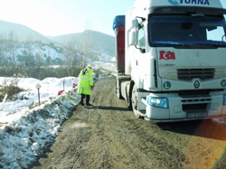 Trafik Ekiplerinden Kar Lastiği Denetimi