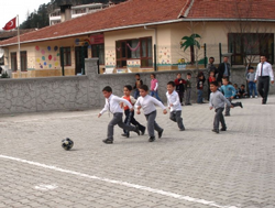 Taraklı Atatürk İlkokulunda Futbol Heyecanı Sürüyor