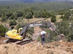 Kaymakam Yılmaz Köprü İnşaatıında İncelemelerde Bulundu