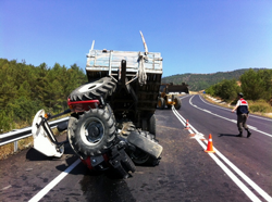 Trafik Kazası: 3 Yaralı