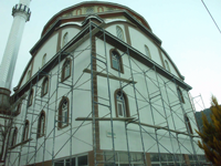 Konak Camii Boyanıyor.