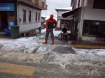 Kaldırımlar Kardan Temizleniyor