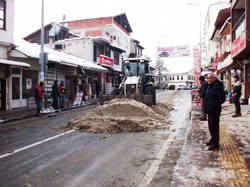 TARAKLI’DA KAR TEMİZLEME SEFERBERLİĞİ