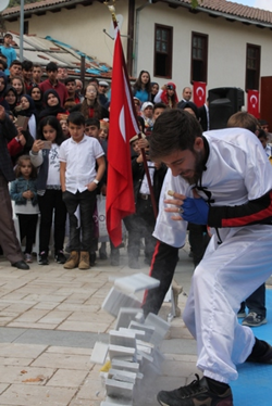 Cumhuriyet Bayramında Müthiş Wushu Gösterisi