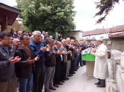 24 YAŞINDAKİ GENÇ KIZ TUĞÇE AYKANAT TOPRAĞA VERİLDİ.