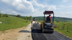 Karagöl Yaylası yolunda asfalt yama çalışması