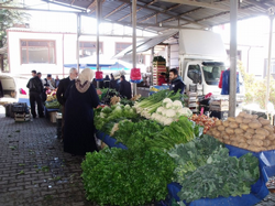 Koronavirüs nedeniyle Taraklı Halk Pazarı oldukça durgundu