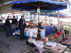 Koronavirüs nedeniyle Taraklı Halk Pazarı oldukça durgundu