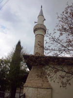 YUSUFBEY MAHALLESİ CAMİİ AYAKTA KALMAYA DİRENİYOR