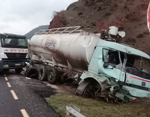 Tanker Beton Mikserine Çarptı