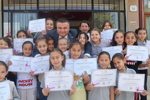 Atatürk İlkokulu Halk Oyunları Ekibine Hediye Takdimi