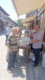 Taraklı’da Esnaflardan Aşure İkramı